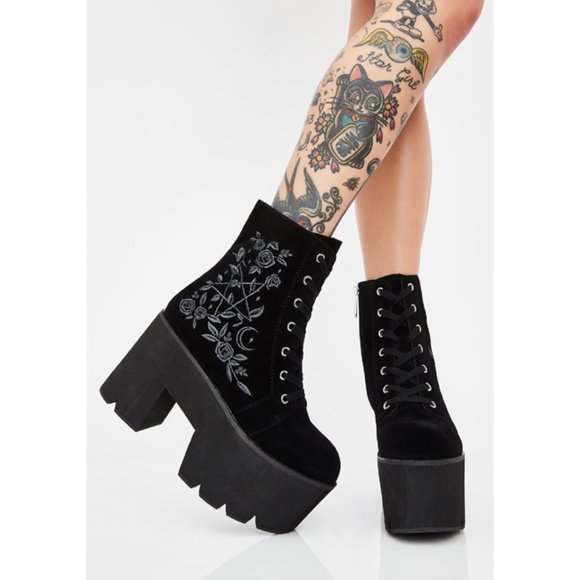 Killstar Shoes - Killstar Gaia 6 Boots witchy pentagram new in box